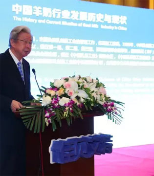 羊奶,羊奶的好处,母乳喂养,营养的奶粉