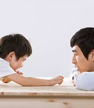 孩子教育,爸爸做的事,陪孩子运动