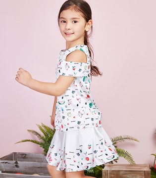 Poipoilu,泡泡噜,童装,穿搭,连衣裙,粉色T恤,碎花裙