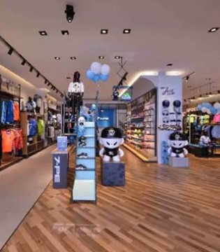 七波辉,明星店,开业派对