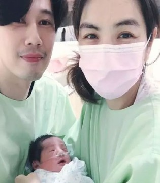 Ella,产后,水中分娩