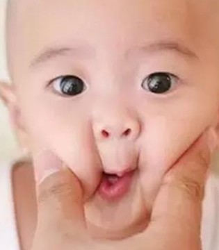 逗孩子,潜在伤害,颈椎损伤