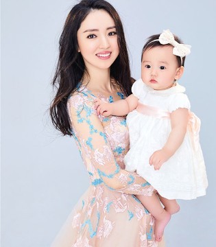 董璇,亲子写真,小酒窝,董璇女儿