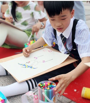 泡泡噜童装,绘画大赛,小艺术家