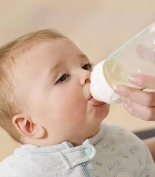 新生儿,母乳喂养,辅食