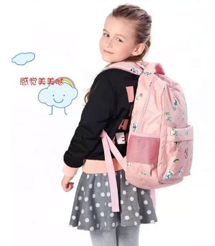 小猪班纳,书包,上学