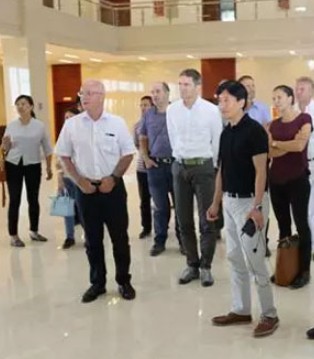 旗帜,瑞士代表团,考察调研,奶粉
