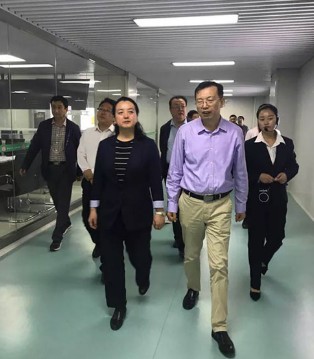 和氏乳业,宝鸡市领导,参观指导