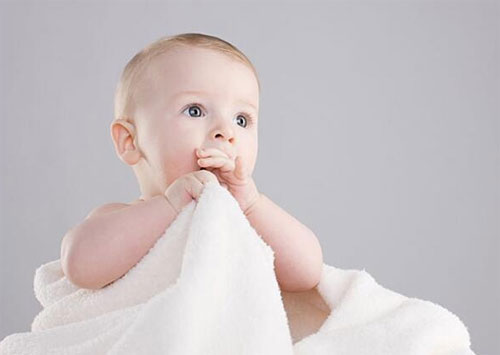 四种危险因素致宝宝营养不良 宝宝营养不良怎么办_品牌童装网