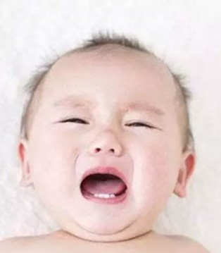 宝宝,哭闹,肠绞痛