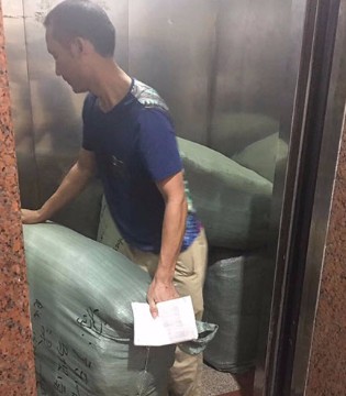 cheers colt,欢呼小马,品牌,童装,爱心捐赠
