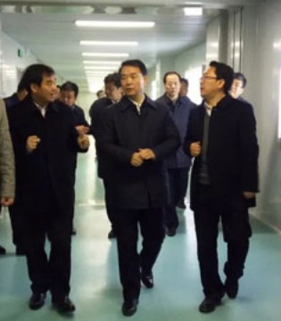 和氏,陕西委常委,省委政法委书记,杜航伟