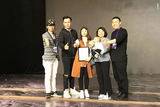 熱烈祝賀愛心果2018秋.羽絨發(fā)布會暨訂貨會圓滿成功