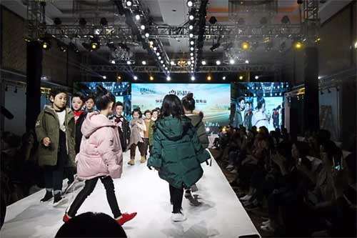 《弯道超车》快乐丘比2018秋冬新品发布会圆满成功!