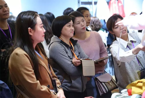 时尚小鱼第54届2018冬季新品发布会圆满结束