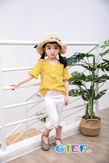 加菲A梦童装——夏季童装条纹色彩如何搭配?