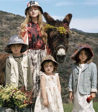 《Vogue》,超模,Devon Aoki,Anne Vyalitsyna