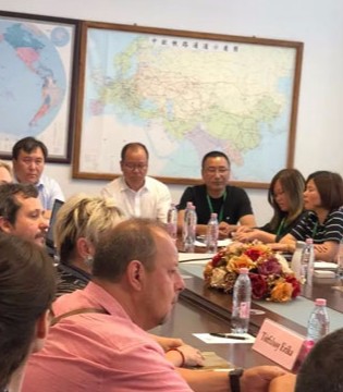 琦瑞德泽,童装,“德牌”,迈出,国门, 走向,世界