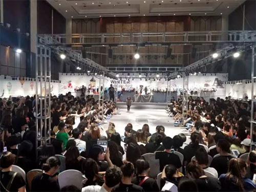熱烈慶祝新大頭兒子童裝冬季新品發布會河南第一站完美收官