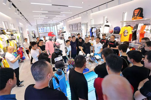 七波辉2018年冬季新品订货会圆满闭幕