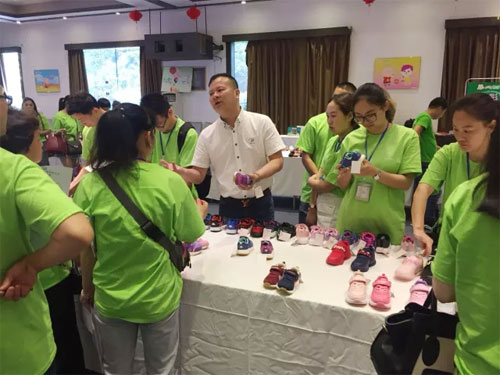 大耳朵圖圖 2018終端盈利研討會暨秋季訂貨會勝利閉幕