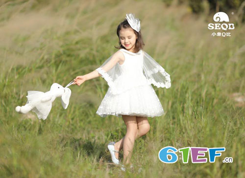公主出游季 小象Q比童装让妮如夏日清风般迷人