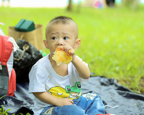 开跑车接送孩子的行为对还是不对?