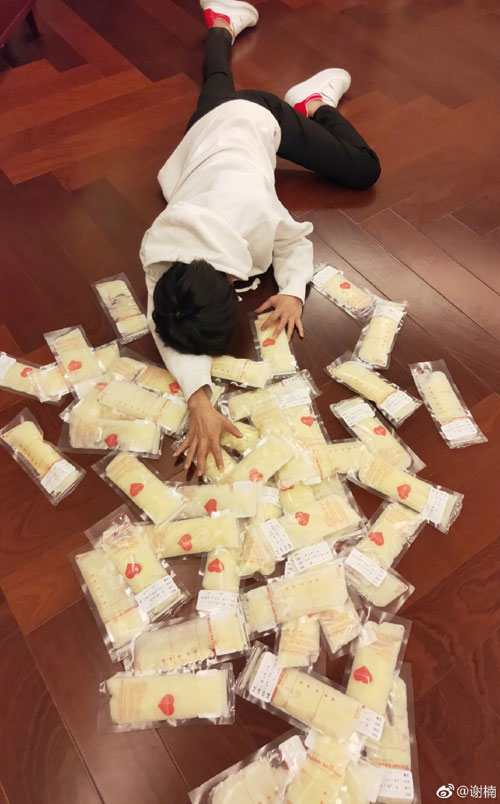 谢楠“炫富母乳摔” 为何一副小身板奶量却如此惊人?