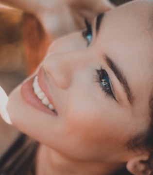 女性,预防衰老,按摩
