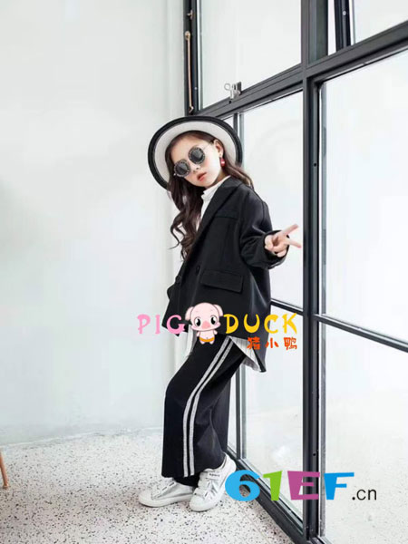 不仅能做酷酷的英伦女神 还能美美哒
