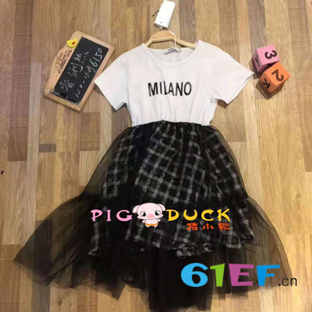 不仅能做酷酷的英伦女神 还能美美哒