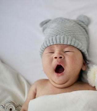 母婴知识,吐奶,新生儿