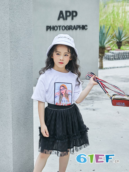 叽叽哇哇童装2019新品发布 宝妈宝爸们喜笑颜开