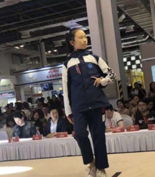 弘博士,校服,品牌