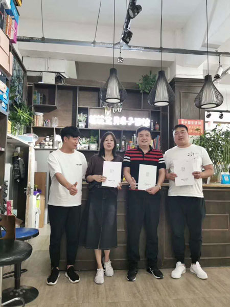 热烈祝贺朴与素品牌童装 项城店盛大开业