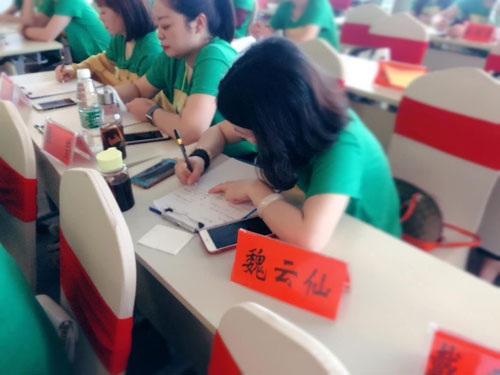布岛小伊2019冬年新品订货会圆满结束!