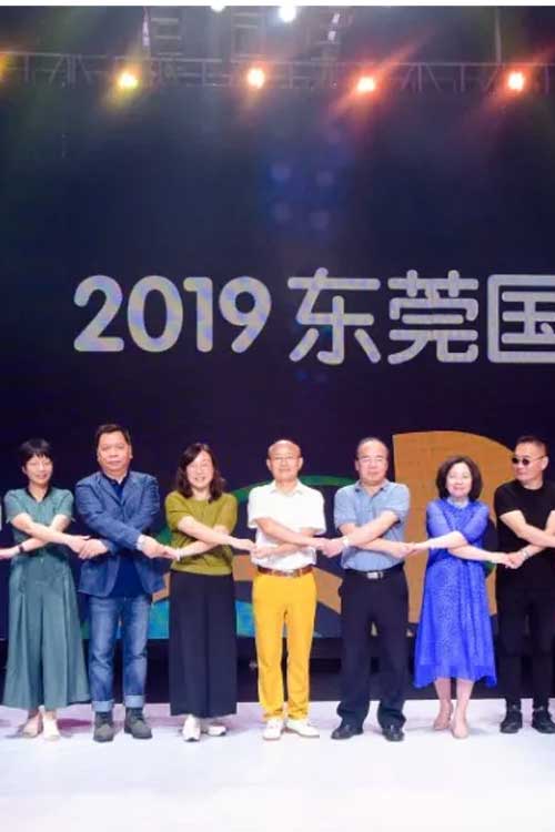 FolliFollie,潮无界-燃未来,开场大秀