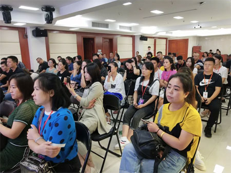 缔造2020 卡丁春夏新品订货会盛大开幕!