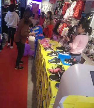 卡丁,童鞋品牌,免费测脚,足部健康