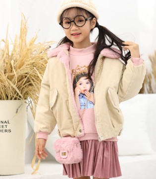 班吉鹿,羽绒服,外套