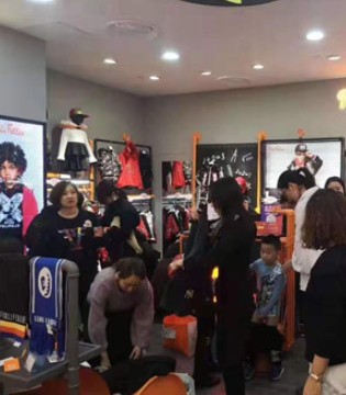 Folli Follie,开业,圣诞夜