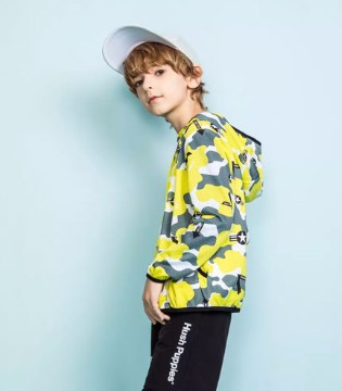 Hush Puppies 、 暇步士、童装