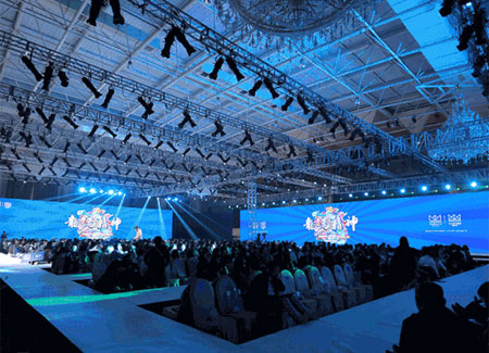 龍馬精神 歐恰恰&恰貝貝20秋·羽絨新品發(fā)布會(huì)閃耀亮相