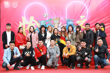 鼠年来临倒计时 欧恰恰 恰贝贝给您拜年了