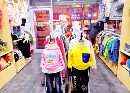热烈祝贺马先生的芭乐兔童装加盟店开业大吉!