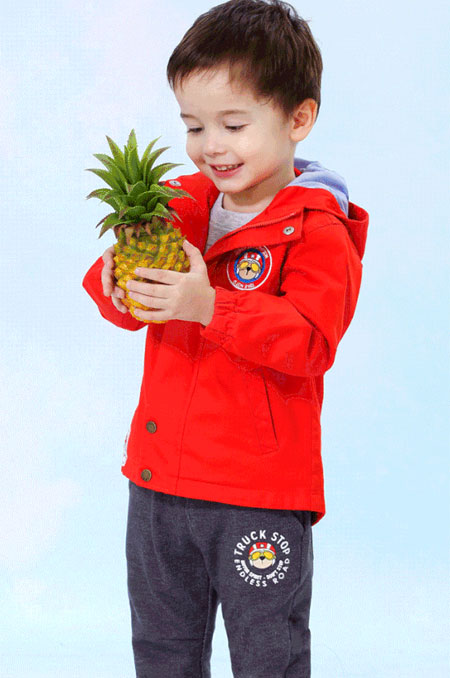 果果迎新年 专“鼠”锦鲤色带回家