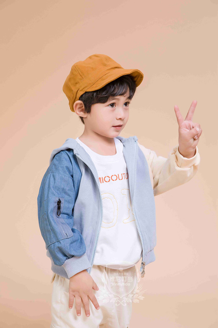 想让孩子健康成长 童装的选择也很重要