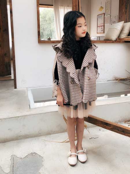 做春季的优雅少女 遇见·七克拉不可错过的3款连衣裙