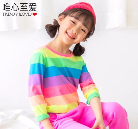 唯心至爱ILOVEJ春上新 亮眼的彩虹条纹T恤