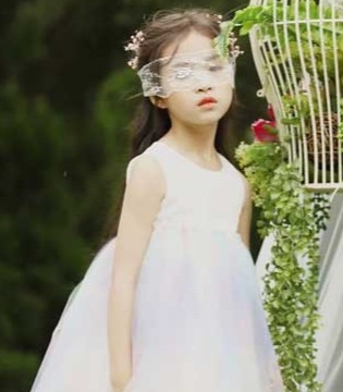 熙熙ceice,甜美公主裙,圆领气质